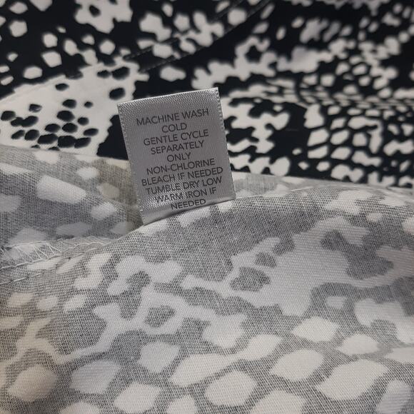 Christopher & Banks Black & White Design Blazer Jacket l Size: M - Picture 9 of 9